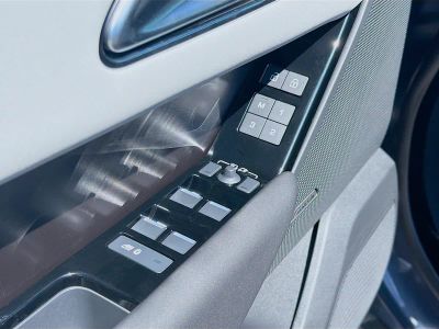 2026 Land Rover Range Rover Velar — photo 22 view