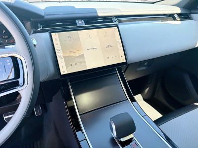 2026 Land Rover Range Rover Velar — photo 27 view
