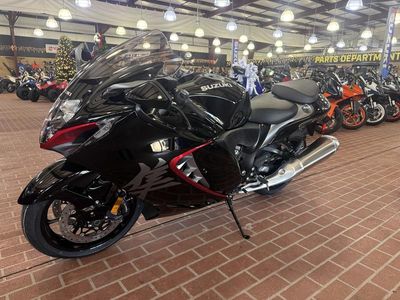 2026 Suzuki Hayabusa in BLK — front three-quarter view