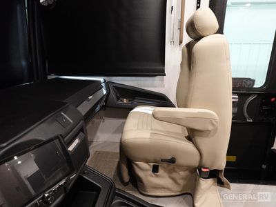 2026 Fleetwood Bounder - Photo 11
