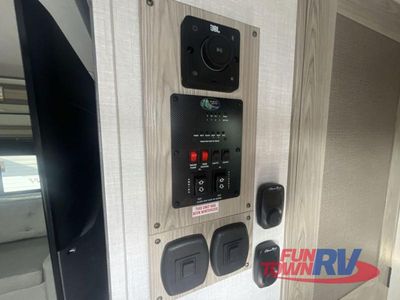 2025 Forest River RV Wildwood FSX — photo 32 view