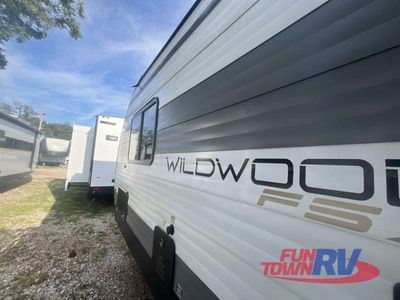 2025 Forest River RV Wildwood FSX — photo 47 view