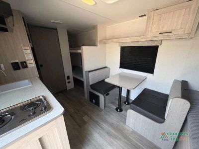 2025 Heartland Pioneer — photo 8 view