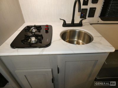 2025 Coachmen Clipper Cadet - Photo 10