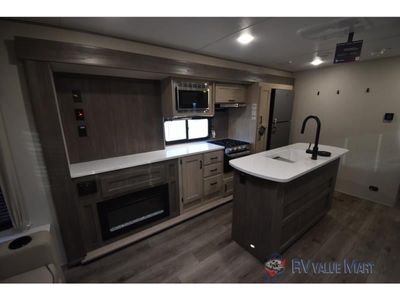 2026 Coachmen RV Catalina Legacy Edition - Photo 10