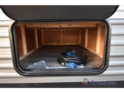 2026 Coachmen RV Catalina Legacy Edition - Photo 35