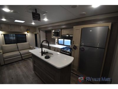 2026 Coachmen RV Catalina Legacy Edition - Photo 14