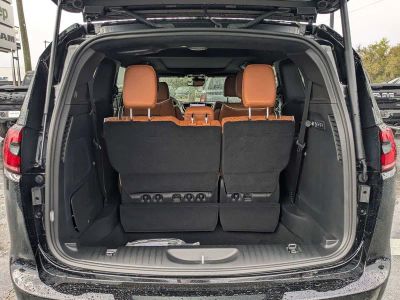 2026 Chrysler Pacifica — photo 13 view