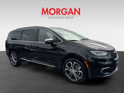 2026 Chrysler Pacifica — side profile view
