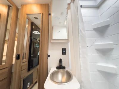 2027 Thor Motor Coach CHATEAU — photo 17 view