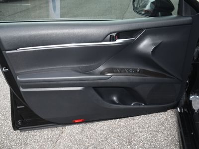 2021 Toyota Camry - Photo 9