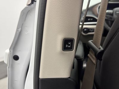 2024 Chrysler Voyager - Photo 24