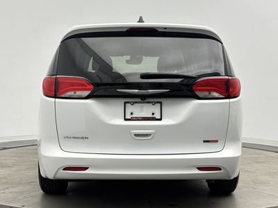 2024 Chrysler Voyager - Photo 6