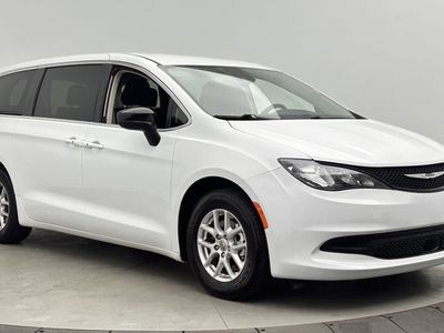 2024 Chrysler Voyager - Photo 3