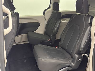 2024 Chrysler Voyager - Photo 18