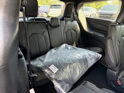 2026 Chrysler Pacifica — photo 32 view