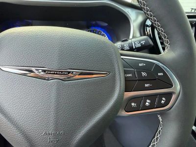 2026 Chrysler Pacifica — photo 19 view