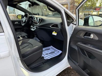 2026 Chrysler Pacifica — photo 30 view