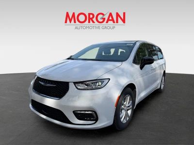2026 Chrysler Pacifica — side profile view