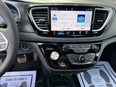 2026 Chrysler Pacifica — photo 21 view