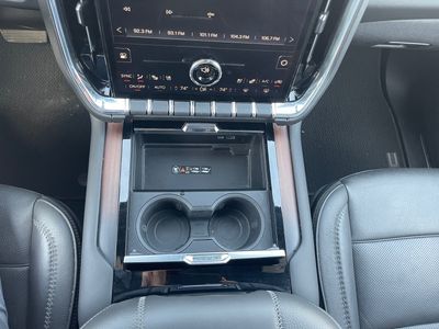 2025 GMC Yukon XL — photo 14 view