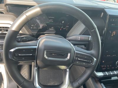 2025 GMC Yukon XL — photo 11 view