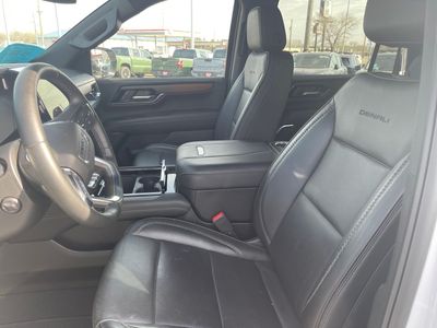 2025 GMC Yukon XL — photo 9 view