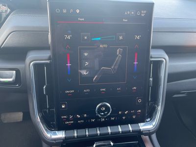 2025 GMC Yukon XL — photo 13 view