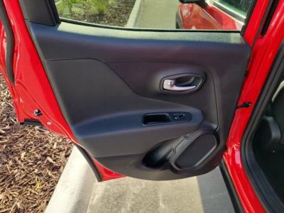 2022 Jeep Renegade — photo 30 view