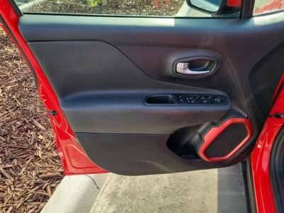 2022 Jeep Renegade — photo 10 view