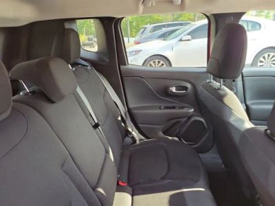 2022 Jeep Renegade — photo 32 view