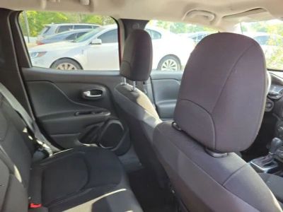 2022 Jeep Renegade — photo 31 view