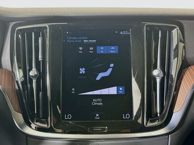2022 Volvo S60 - Photo 23