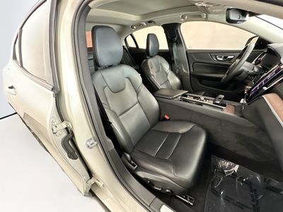 2022 Volvo S60 - Photo 28