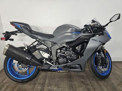 2026 Kawasaki Ninja ZX-6R - Photo 2