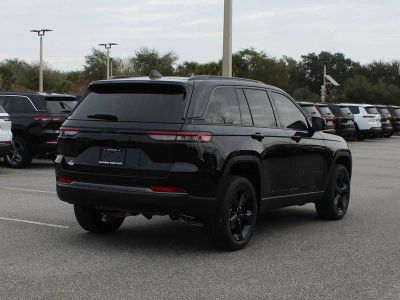 2026 Jeep Grand Cherokee — side profile view