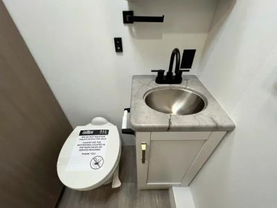 2027 Entegra VISION XL — photo 16 view