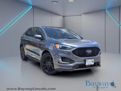 2022 Ford Edge ST Line in Gray Metallic — front three-quarter view