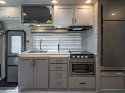 2026 Thor Motor Coach Quantum Sprinter - Photo 13