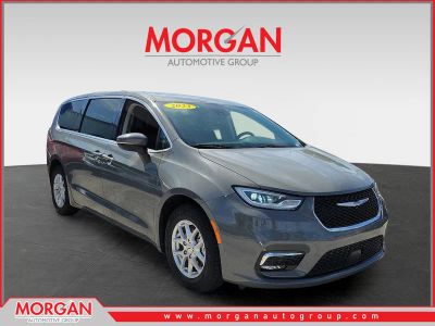 2023 Chrysler Pacifica Touring L in Ceramic Gray Clearcoat — front three-quarter view
