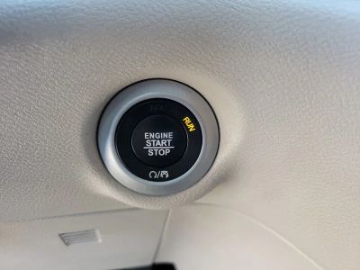 2023 Chrysler Pacifica — photo 30 view