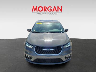 2023 Chrysler Pacifica — side profile view