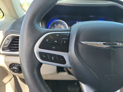 2023 Chrysler Pacifica — photo 27 view