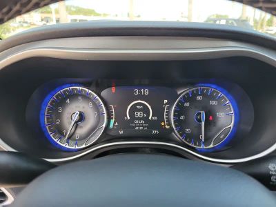 2023 Chrysler Pacifica — photo 31 view