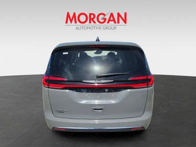 2023 Chrysler Pacifica — detail view