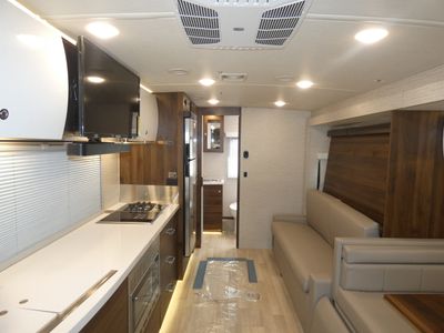 2025 Winnebago Navion - Photo 5