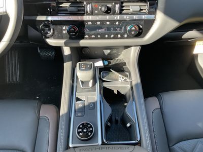 2026 Nissan Pathfinder — photo 13 view