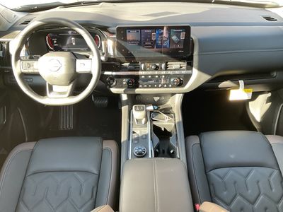 2026 Nissan Pathfinder — photo 12 view