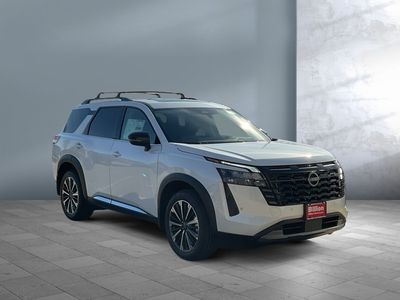 2026 Nissan Pathfinder — photo 8 view