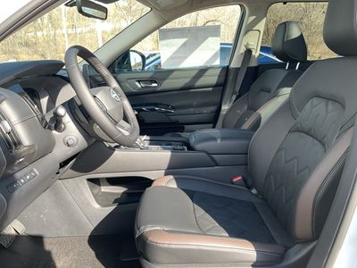 2026 Nissan Pathfinder — photo 9 view